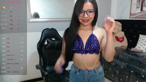 Snapshot of liz25_b chatting on February 9, 3:11 am Liz online show from February 9, 3:11 am