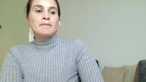 Snapshot of liz_devine chatting on November 30, 6:12 pm liz online show from November 30, 6:12 pm