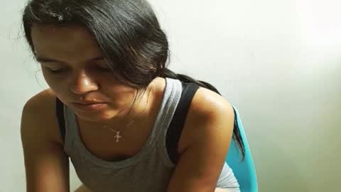 Snapshot of liz_fe chatting on March 4, 8:04 pm liz_fe online show from March 4, 8:04 pm