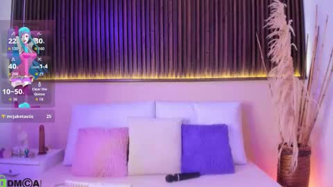 Snapshot of liz_grey_ chatting on March 24, 11:32 pm online show from March 24, 11:32 pm