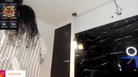 Snapshot of liz_holmes chatting on March 12, 12:15 pm Liz  online show from March 12, 12:15 pm