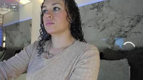 Snapshot of liz_holmes chatting on October 17, 10:18 am Liz  online show from October 17, 10:18 am