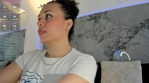 Liz  online show from November 21, 12:15 pm