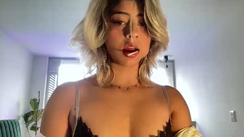 Lizeth online show from October 27, 4:22 pm
