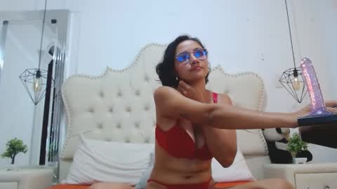 lizANDjuan online show from January 6, 9:32 pm