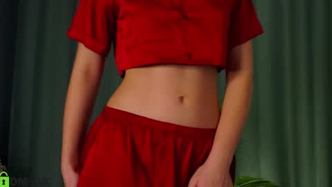 Sunnheart online show from December 18, 7:41 pm