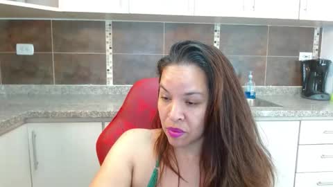 Snapshot of lizeth_bels chatting on April 24, 9:17 pm L I Z E T H online show from April 24, 9:17 pm