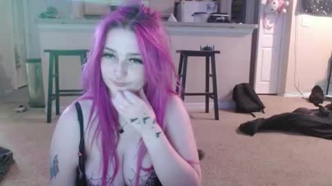 Lizz  online show from December 14, 3:06 pm