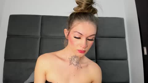 lizz_luna online show from October 7, 3:42 pm