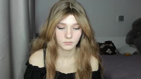 lizza_a online show from March 25, 8:48 pm