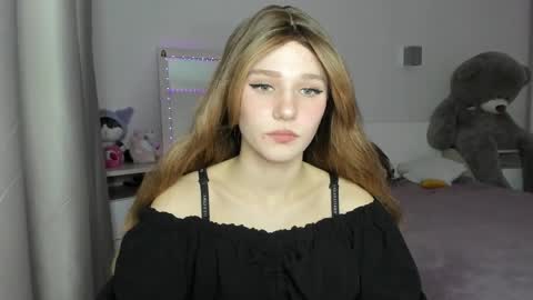 lizza_a online show from April 1, 5:43 pm