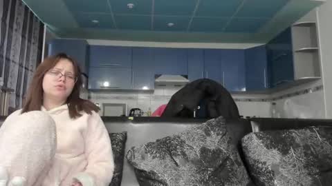 lizzi_muur online show from February 19, 2:34 pm