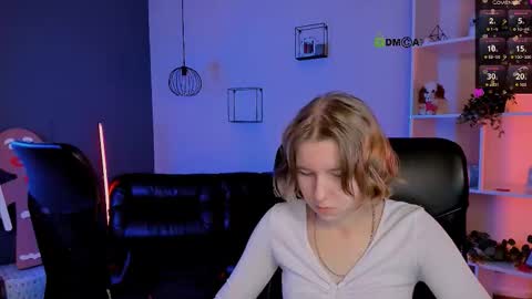 lizzie_boom online show from December 19, 8:16 pm