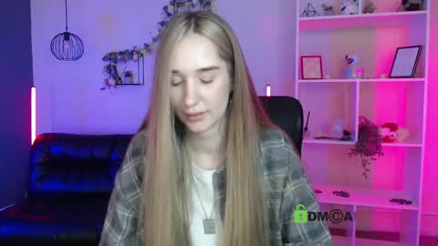 lizzie_boom online show from May 11, 2:45 pm