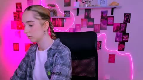 lizzie_boom online show from May 18, 8:31 am