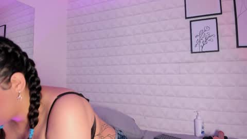  Lizzie  online show from May 19, 12:11 pm
