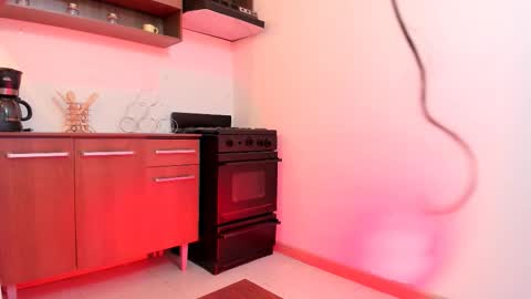 Snapshot of lizzie_williamss chatting on October 28, 3:21 am lizzie_williamss online show from October 28, 3:21 am