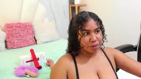 lizzie_williamss online show from November 9, 3:05 am
