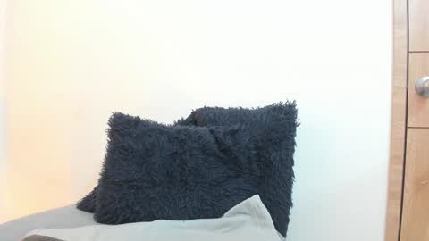 lizzie_williamss online show from December 21, 3:35 am