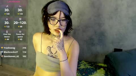 Snapshot of lizzielight chatting on December 16, 8:52 am LizzieLight online show from December 16, 8:52 am