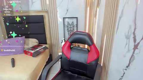 Snapshot of lizziemontana2 chatting on October 23, 7:56 pm online show from October 23, 7:56 pm