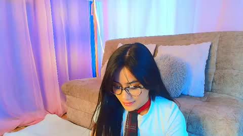 Snapshot of lizzy_kane chatting on May 8, 8:14 pm lizzy_kane online show from May 8, 8:14 pm