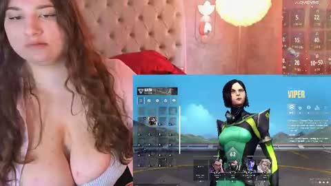 Snapshot of lizzy_sky chatting on June 14, 10:06 am LizzySky online show from June 14, 10:06 am