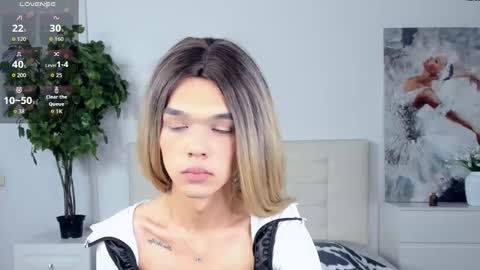 lizzydelrey online show from March 1, 12:40 pm