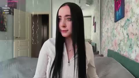 Snapshot of lizzymoore_ chatting on March 17, 10:07 am Lizzy 3 online show from March 17, 10:07 am