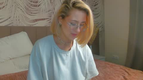 Snapshot of lizzysin chatting on April 28, 1:59 am lizzysin online show from April 28, 1:59 am