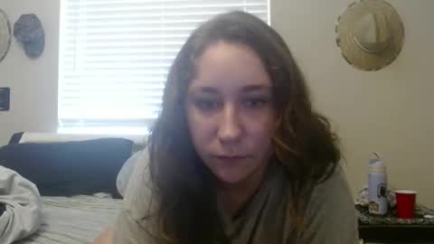 Snapshot of llena_de_lechee chatting on September 10, 3:23 pm llena_de_lechee online show from September 10, 3:23 pm