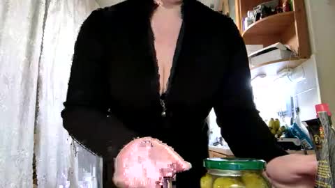 Snapshot of llia_orgel chatting on January 9, 2:53 pm Lia online show from January 9, 2:53 pm