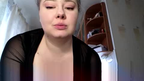 Snapshot of llia_orgel chatting on January 10, 9:22 am Lia online show from January 10, 9:22 am