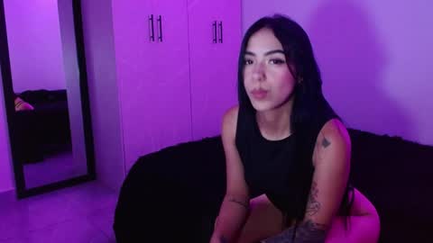 lliamm 2 online show from April 8, 5:07 am