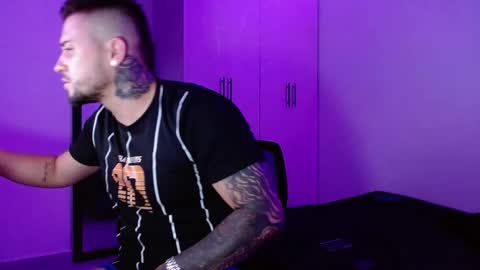 lliamm 2 online show from May 11, 3:56 am