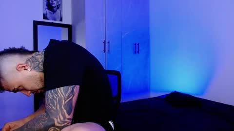 lliamm 2 online show from May 24, 3:55 am