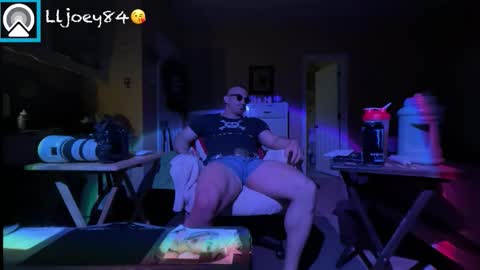lljoey84 online show from March 2, 5:08 am
