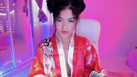Snapshot of lm_kloeeh chatting on February 15, 12:59 am Kloe see you 28-11 to celebrate my birthday online show from February 15, 12:59 am