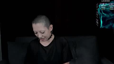 Snapshot of lnxmst chatting on October 11, 9:35 pm Lynx Mist online show from October 11, 9:35 pm