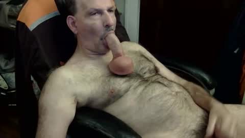 Snapshot of loades182025 chatting on October 23, 2:11 am loades182025 online show from October 23, 2:11 am