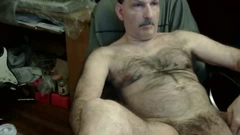 Snapshot of loades182025 chatting on November 19, 2:44 am loades182025 online show from November 19, 2:44 am