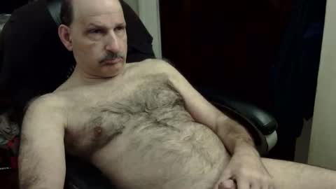 Snapshot of loades182025 chatting on December 21, 8:32 am loades182025 online show from December 21, 8:32 am