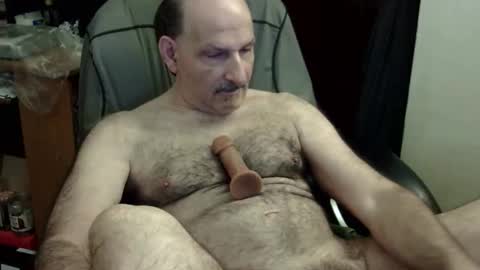 Snapshot of loades182025 chatting on January 8, 3:53 am loades182025 online show from January 8, 3:53 am