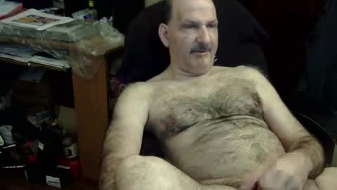 Snapshot of loades182025 chatting on January 13, 3:34 am loades182025 online show from January 13, 3:34 am