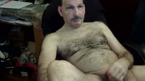 Snapshot of loades182025 chatting on February 4, 3:34 am loades182025 online show from February 4, 3:34 am