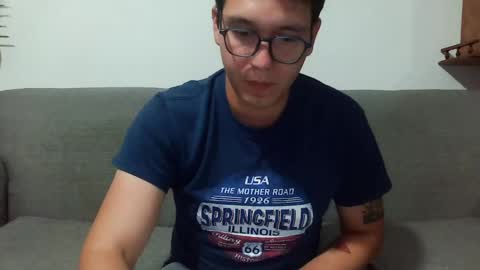 Snapshot of lobomx19 chatting on April 21, 2:51 am Lobo online show from April 21, 2:51 am