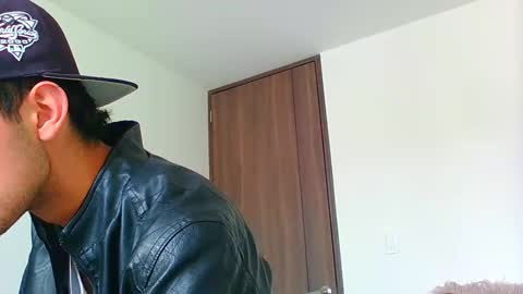 logaan_grey online show from January 2, 4:35 pm