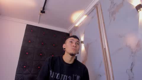 Snapshot of logan_and_rachel chatting on March 22, 6:55 pm logan_and_rachel online show from March 22, 6:55 pm