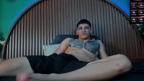 logan_griffin online show from November 7, 3:50 am