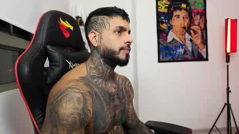 logan_hugh8 online show from October 21, 12:44 am